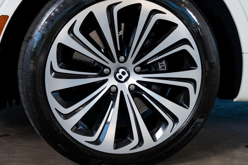 Used 2021 Bentley Bentayga image 10