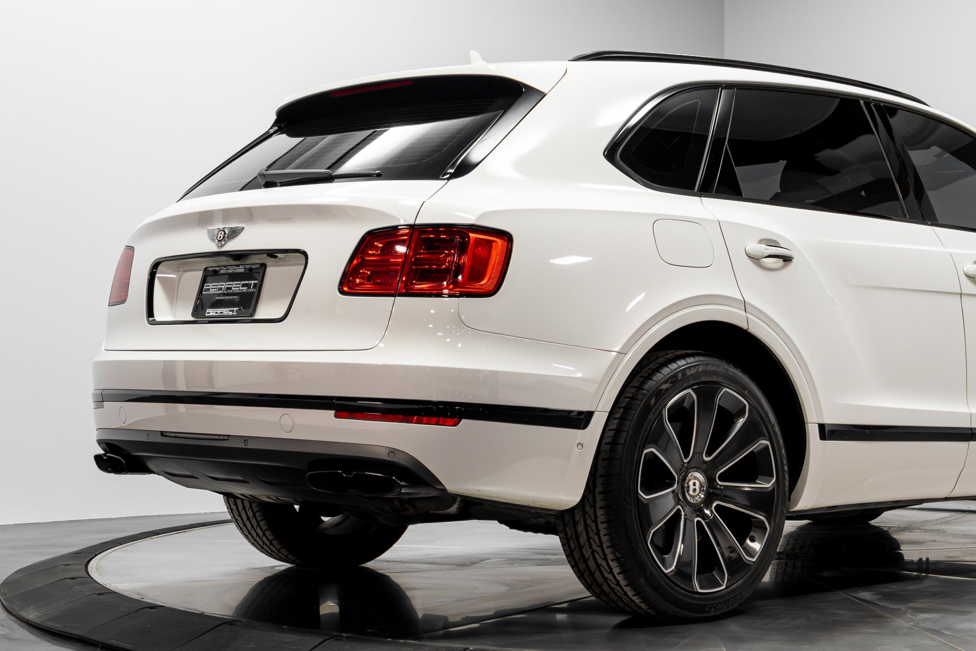Used 2020 Bentley Bentayga Design Series image 16
