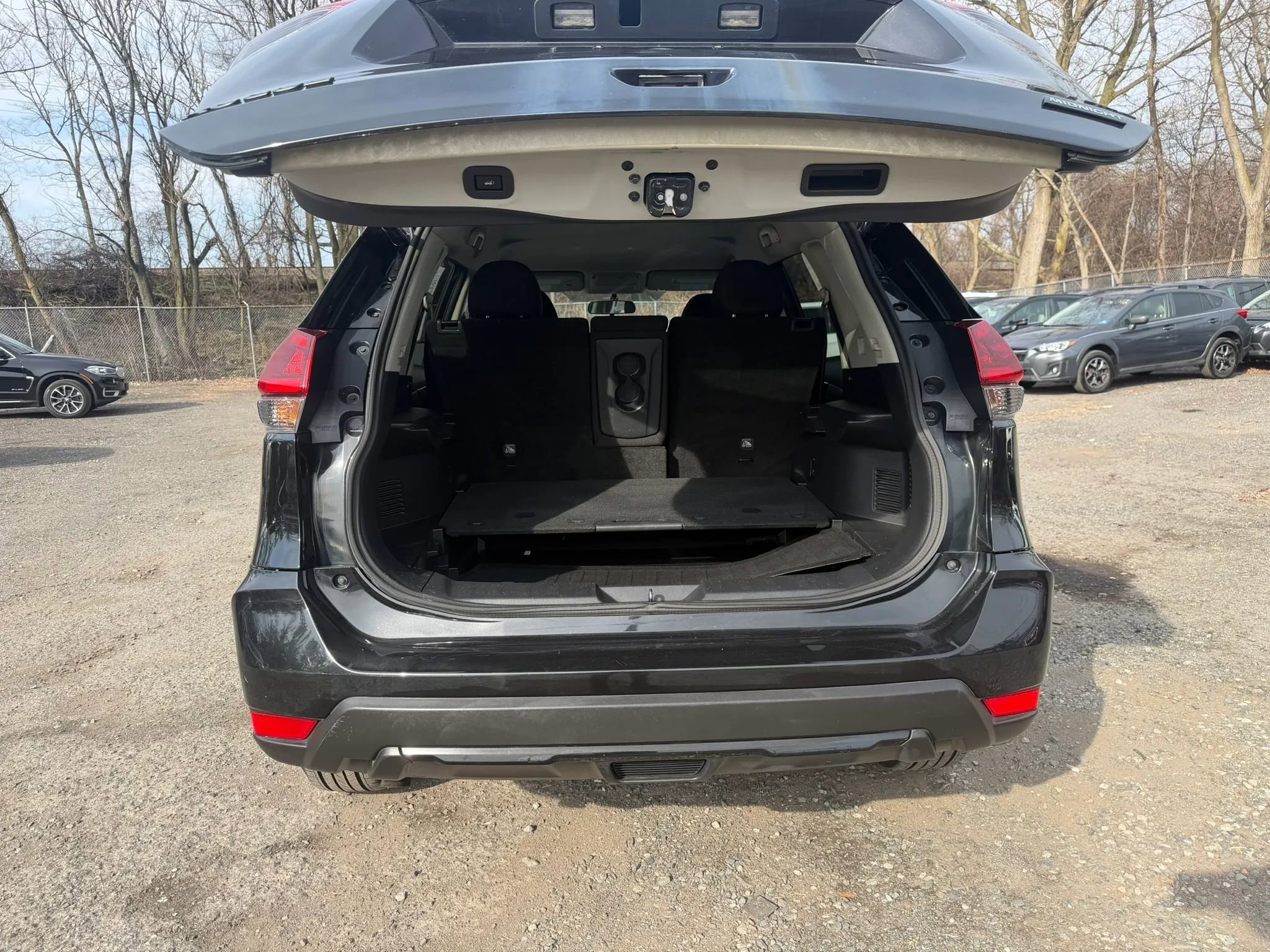 Used 2018 Nissan Rogue SV w/ Premium Package image 26