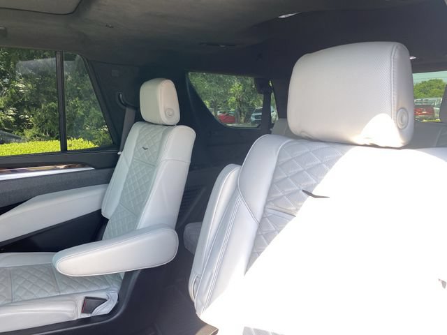 Certified 2025 Cadillac Escalade Sport Platinum w/ LPO, ONYX Package AWD/4WD image 25