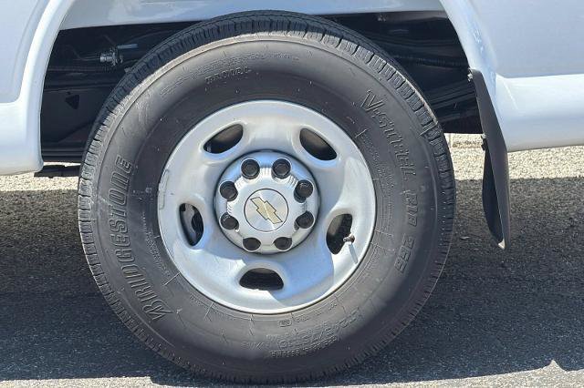 New 2026 Chevrolet Express 2500 w/ Driver Convenience Package RWD image 30