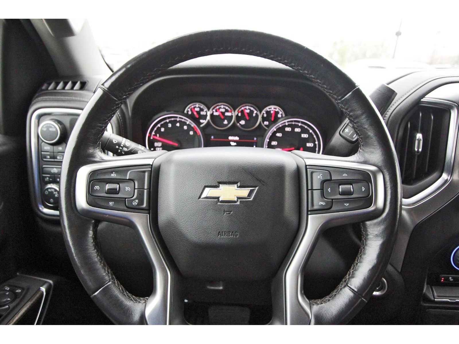 Used 2021 Chevrolet Silverado 1500 LT image 16