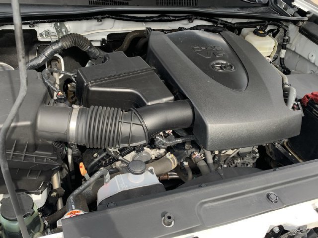 Certified 2019 Toyota Tacoma TRD Off-Road AWD/4WD image 16