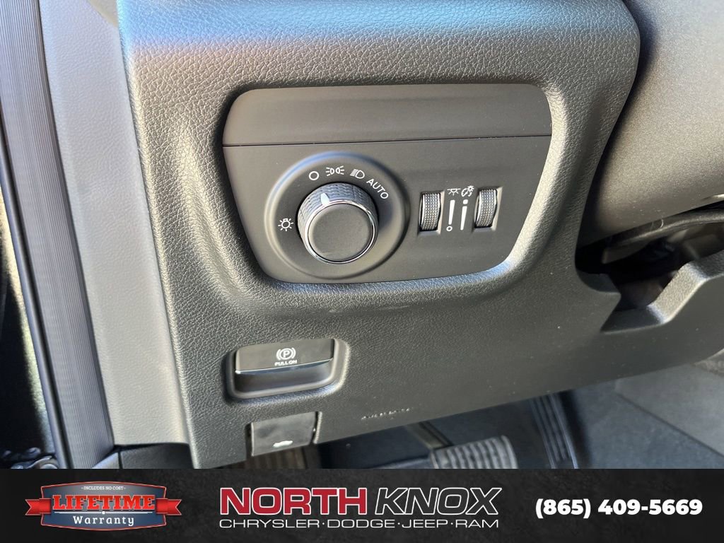 New 2025 Jeep Grand Cherokee L Altitude image 7