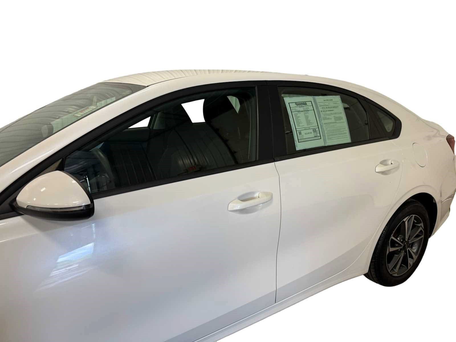 Used 2024 Kia Forte LXS w/ LXS Technology Package FWD image 7
