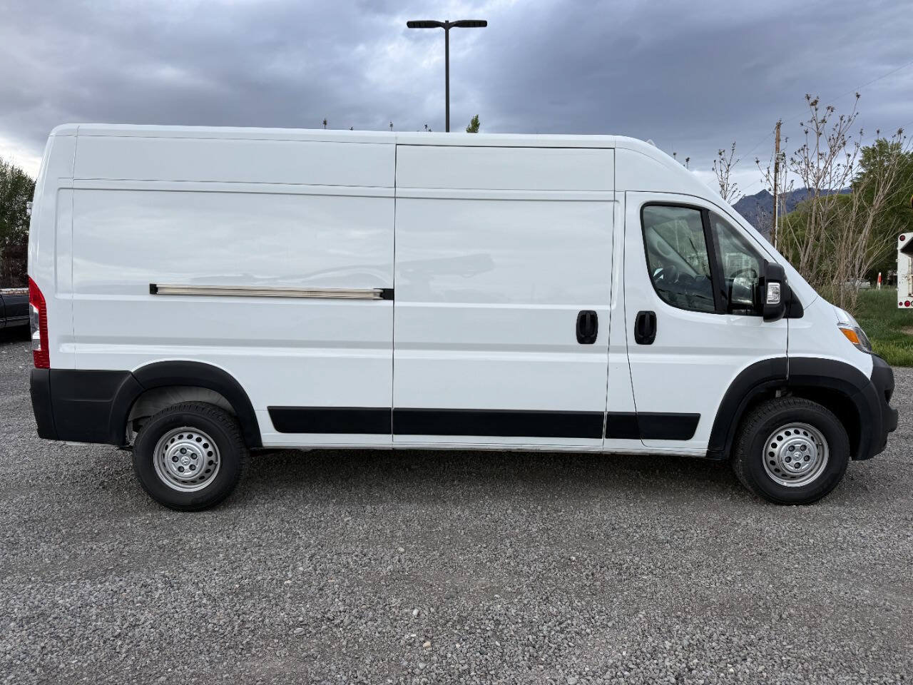 Used 2025 RAM ProMaster 2500 w/ Convenience Group FWD image 2