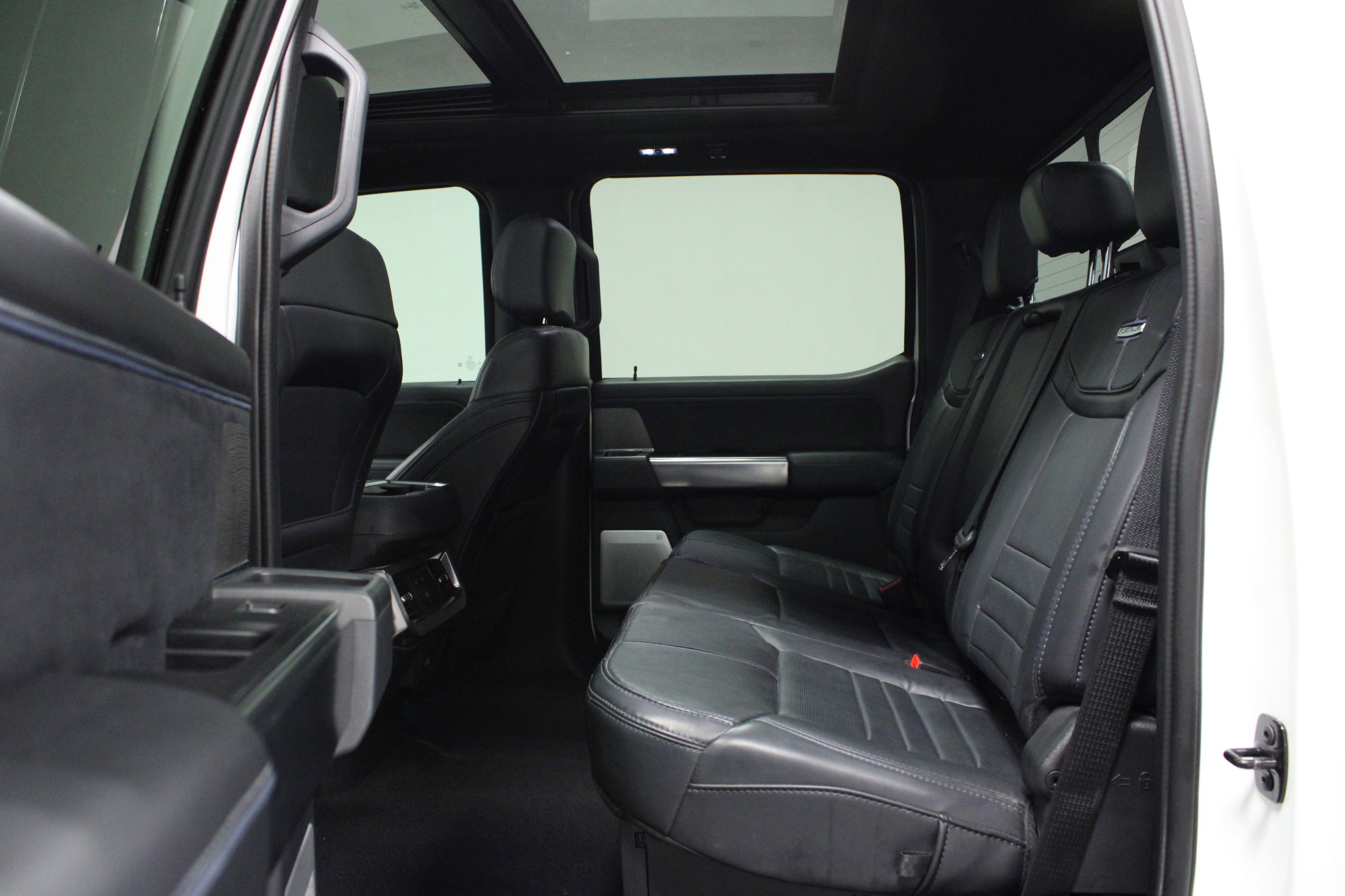 Used 2025 Ford F250 Platinum image 13