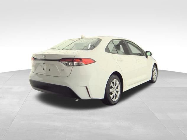Used 2024 Toyota Corolla LE FWD image 4