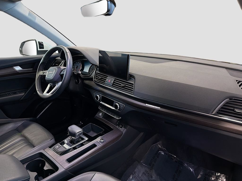 Used 2023 Audi Q5 2.0T Premium w/ Convenience Package image 28