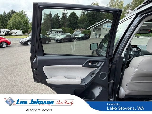 Used 2015 Subaru Forester 2.5i Touring AWD/4WD image 22