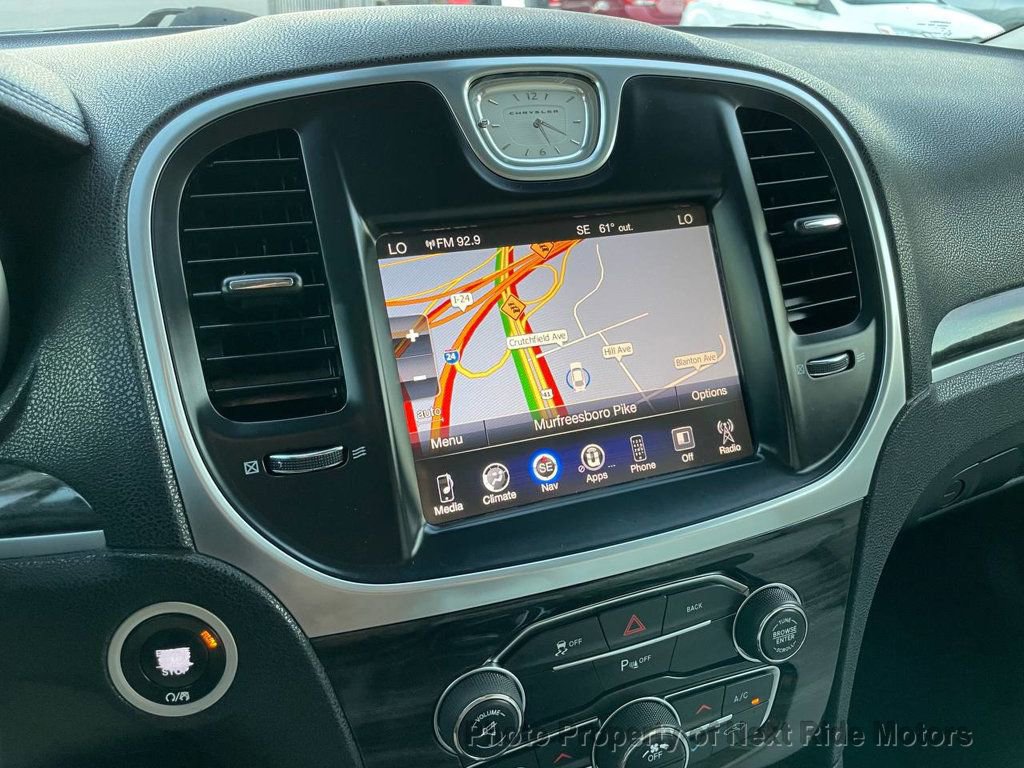 Used 2016 Chrysler 300 Limited image 12