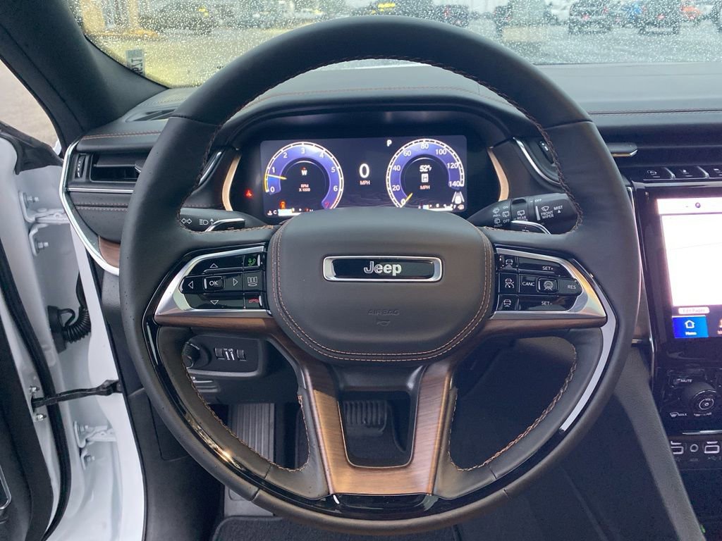 New 2025 Jeep Grand Cherokee L Summit w/ Obsidian Package image 17