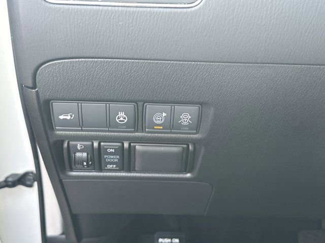 Used 2019 Nissan Armada Platinum w/ Captain's Chairs Package image 29