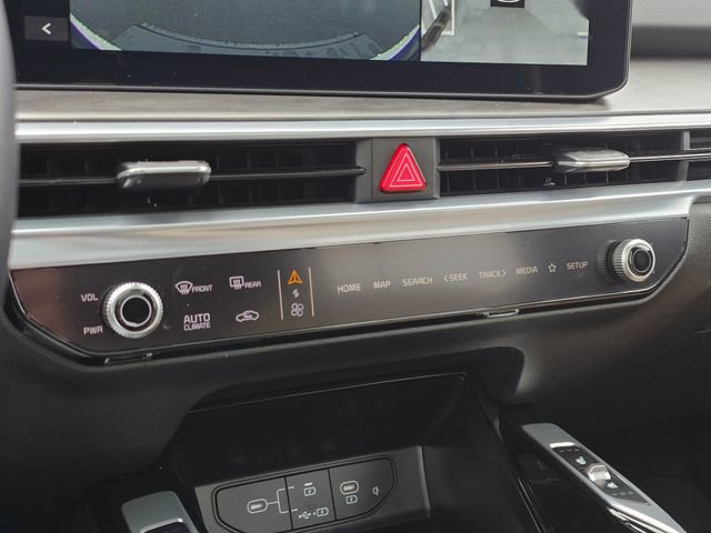 Certified 2024 Kia Sorento SX Prestige w/ Olive Brown Leather Package image 32