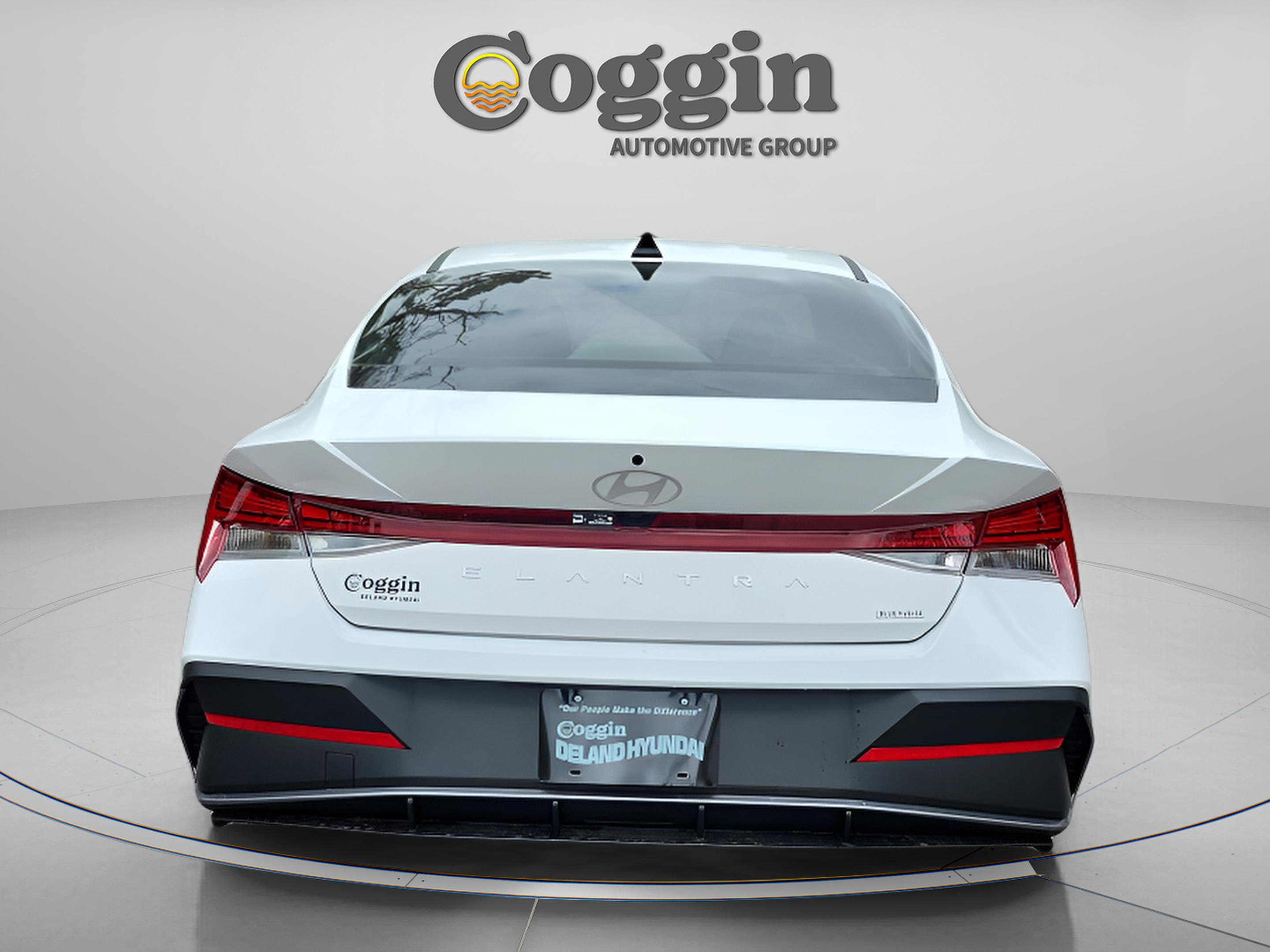 New 2026 Hyundai Elantra Hybrid FWD image 4