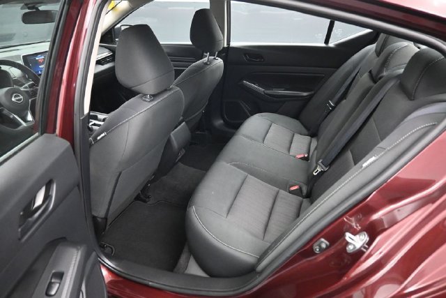 Used 2025 Nissan Altima 2.5 SV FWD image 27
