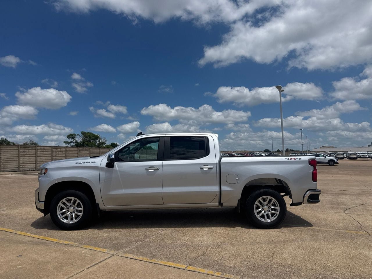 Used 2022 Chevrolet Silverado 1500 LT AWD/4WD image 14