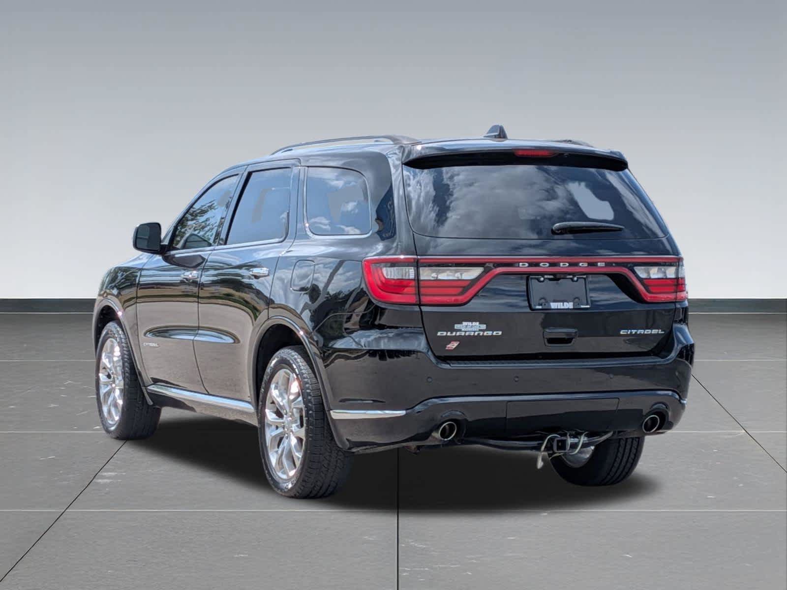 Certified 2018 Dodge Durango Citadel w/ Premium Entertainment Group AWD/4WD image 3