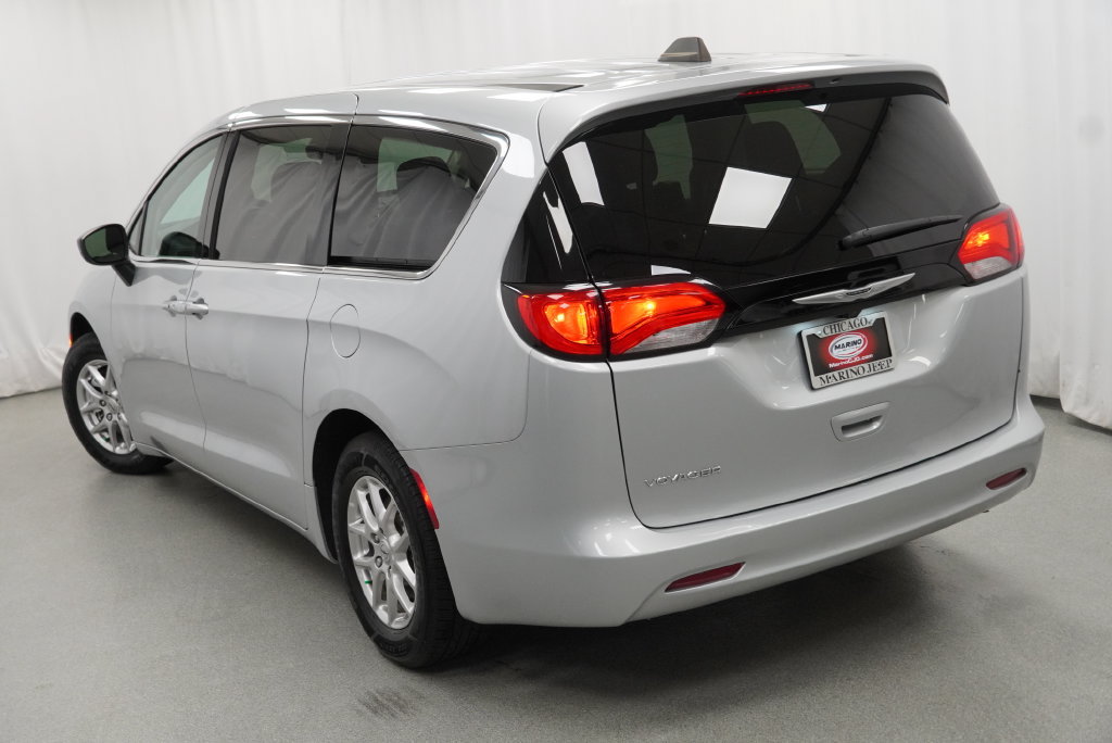 Used 2024 Chrysler Voyager LX FWD image 15