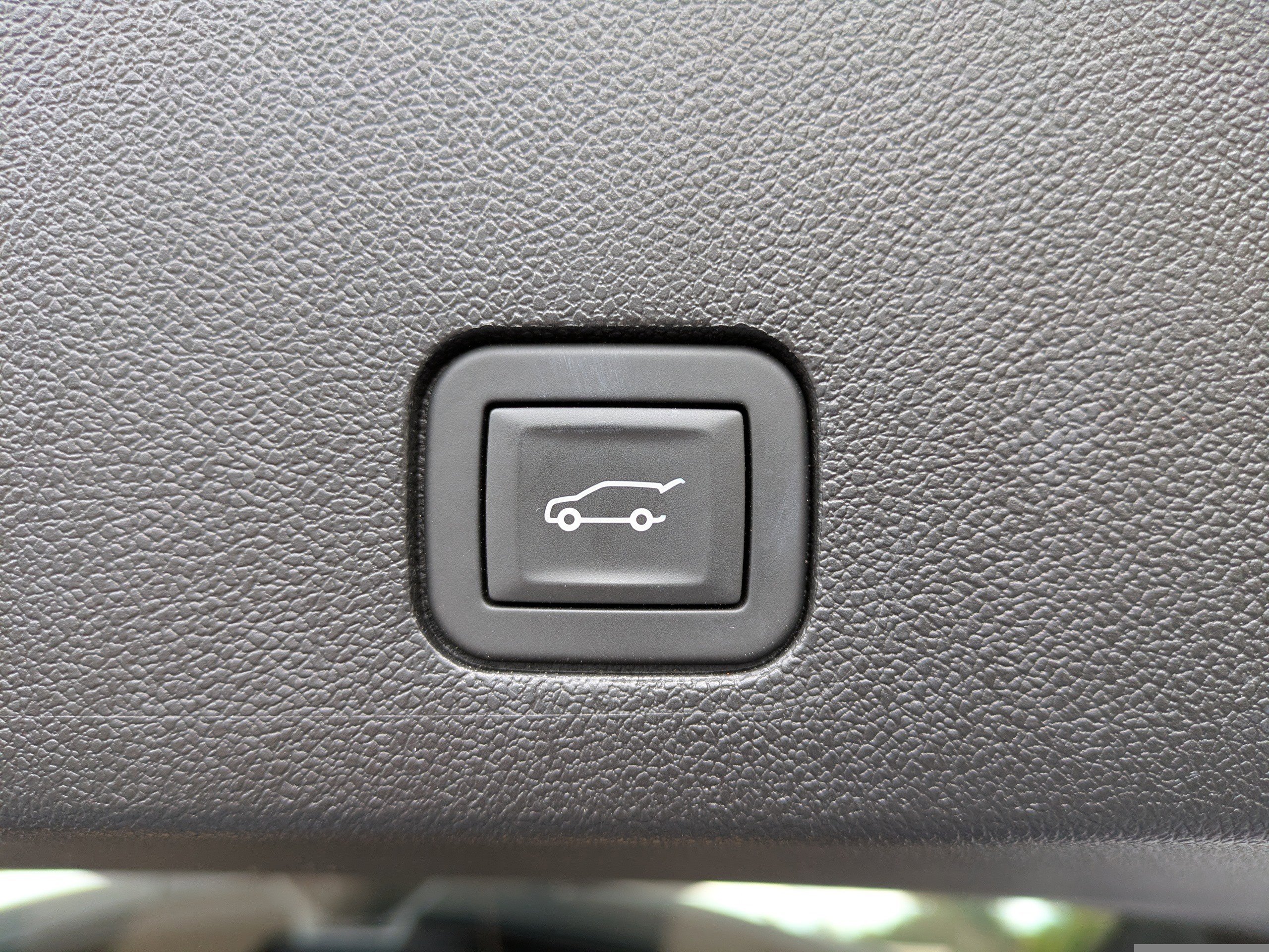 Certified 2025 Cadillac XT6 Premium Luxury w/ Platinum Package image 12