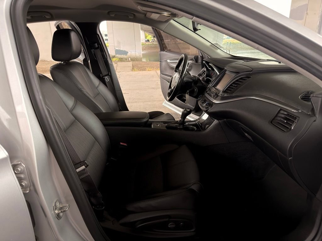 Used 2017 Chevrolet Impala LT FWD image 26
