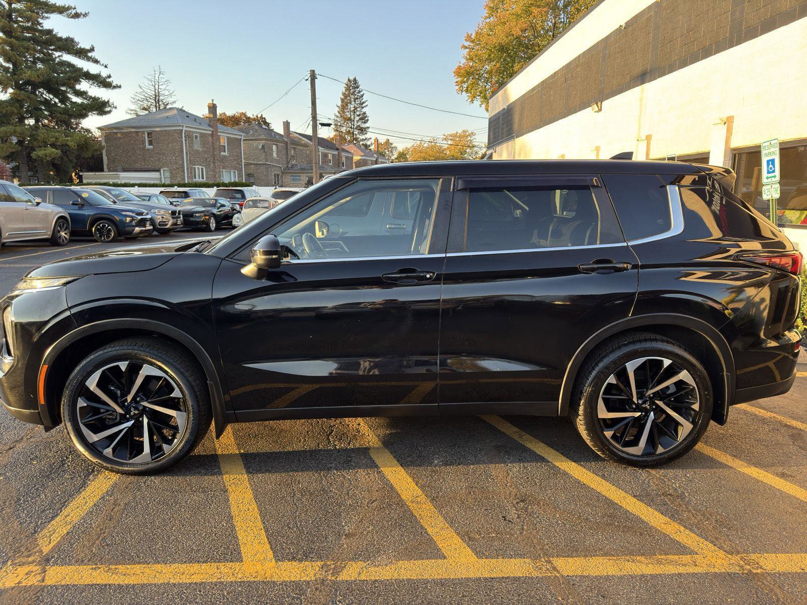 Used 2022 Mitsubishi Outlander ES image 20