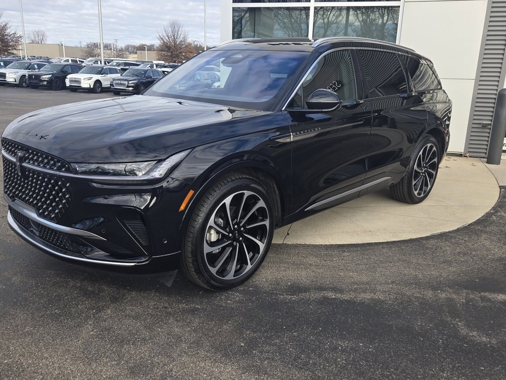 Certified 2024 Lincoln Nautilus Black Label image 20