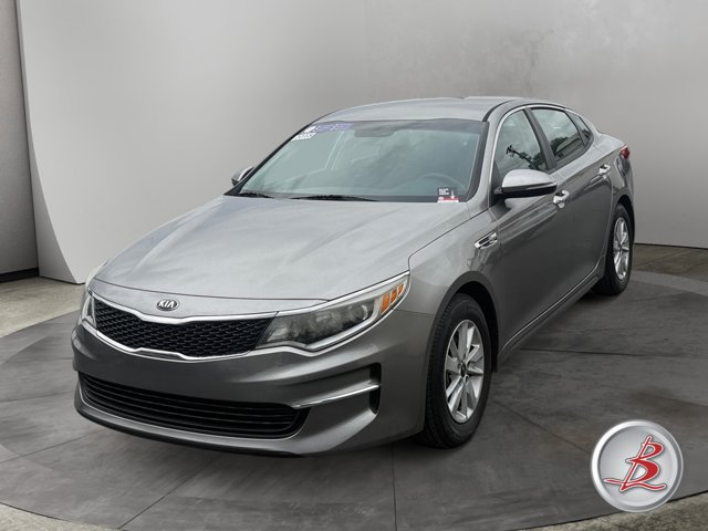 Used 2018 Kia Optima LX FWD image 3