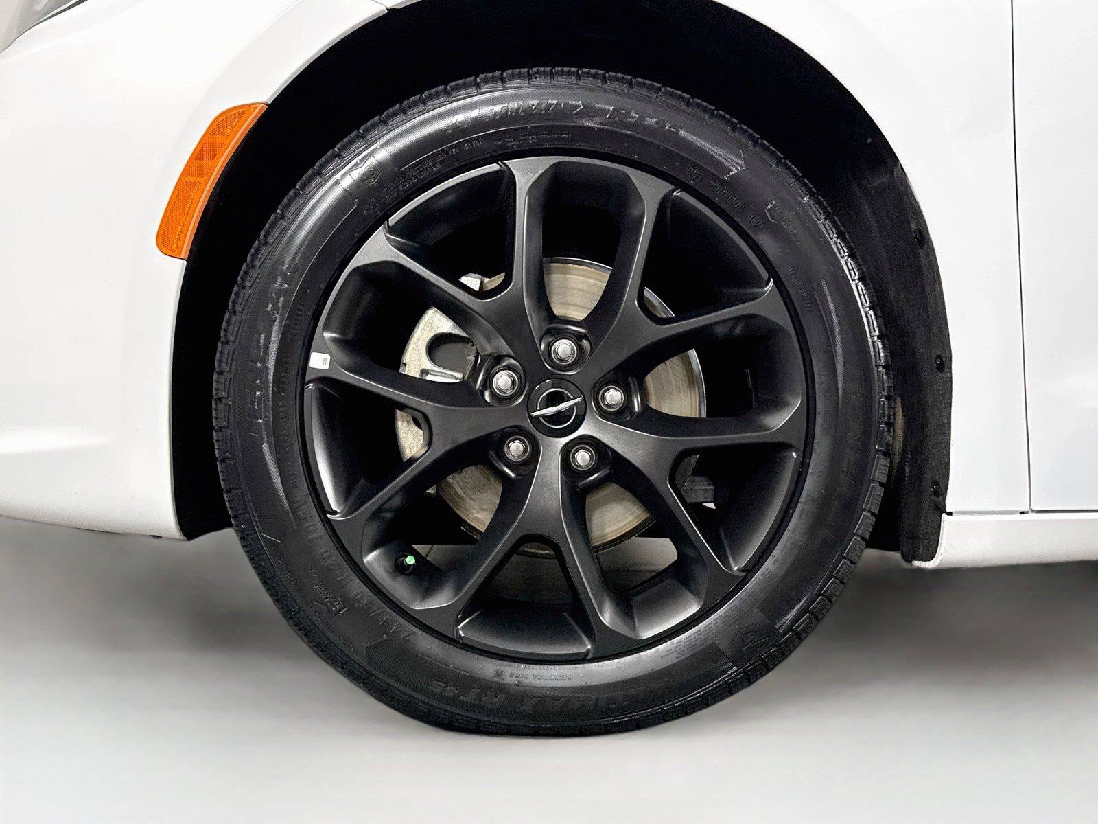 Used 2025 Chrysler Pacifica Limited FWD image 56