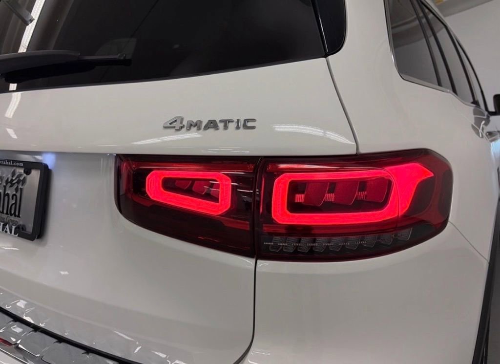 Certified 2022 Mercedes-Benz GLB 250 4MATIC image 9