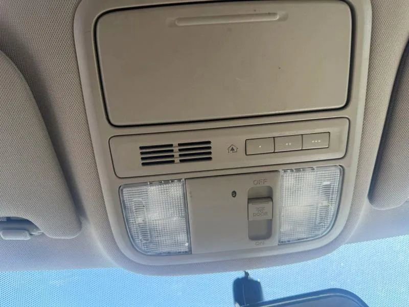 Used 2016 Honda Odyssey SE image 22