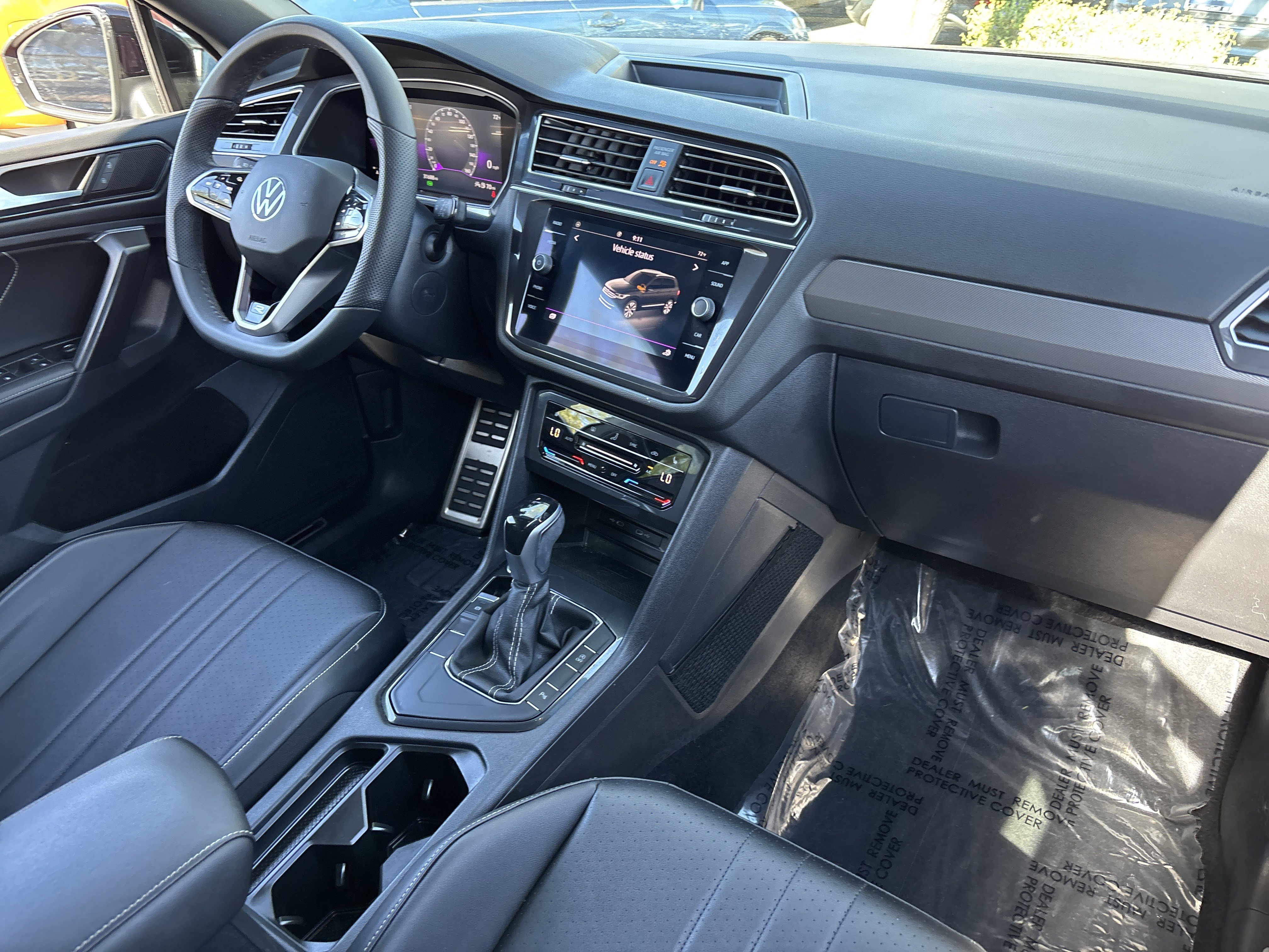 Used 2022 Volkswagen Tiguan SE R-Line image 11