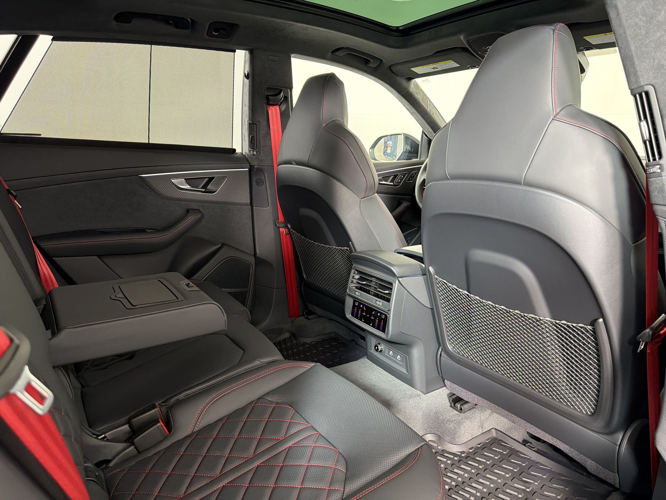 New 2026 Audi SQ8 Prestige AWD/4WD image 31