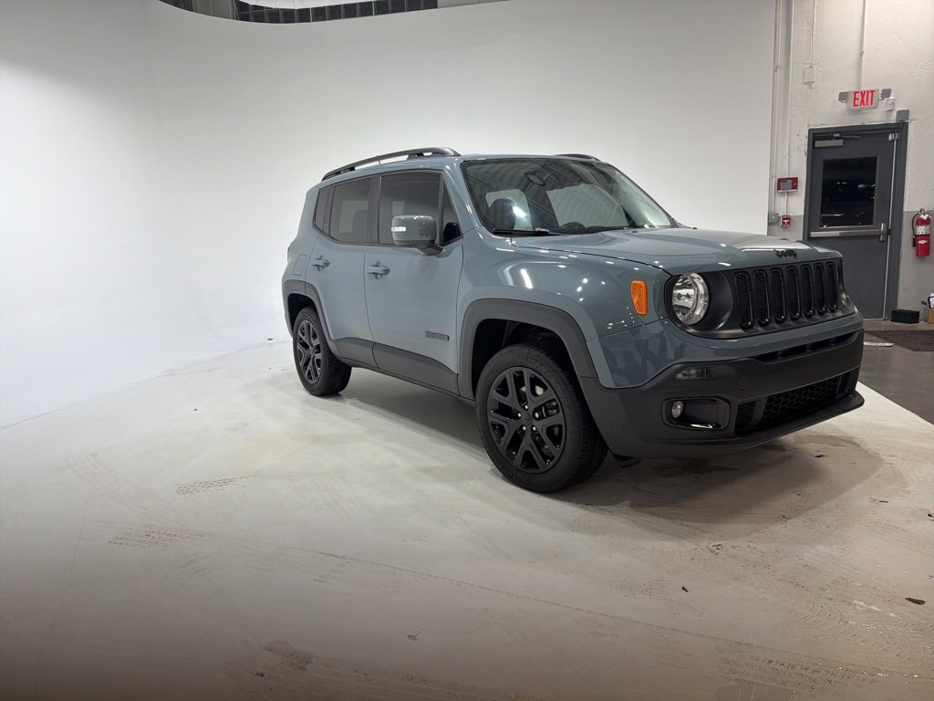 Used 2017 Jeep Renegade Altitude image 3