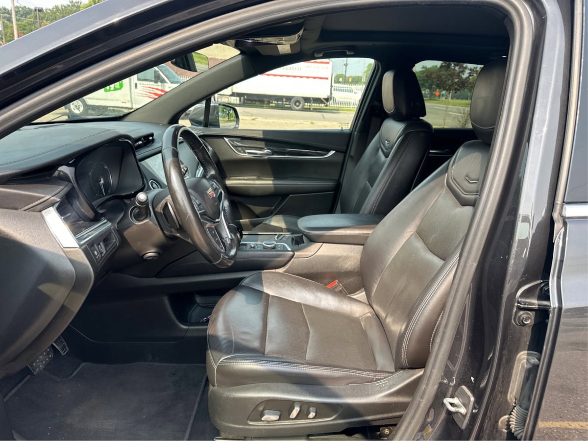 Used 2020 Cadillac XT5 Premium Luxury FWD image 10