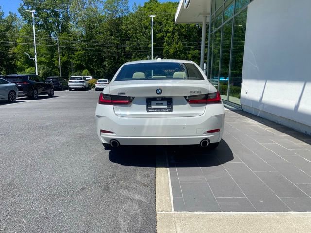 Used 2023 BMW 330i xDrive Sedan w/ Premium Package AWD/4WD image 8