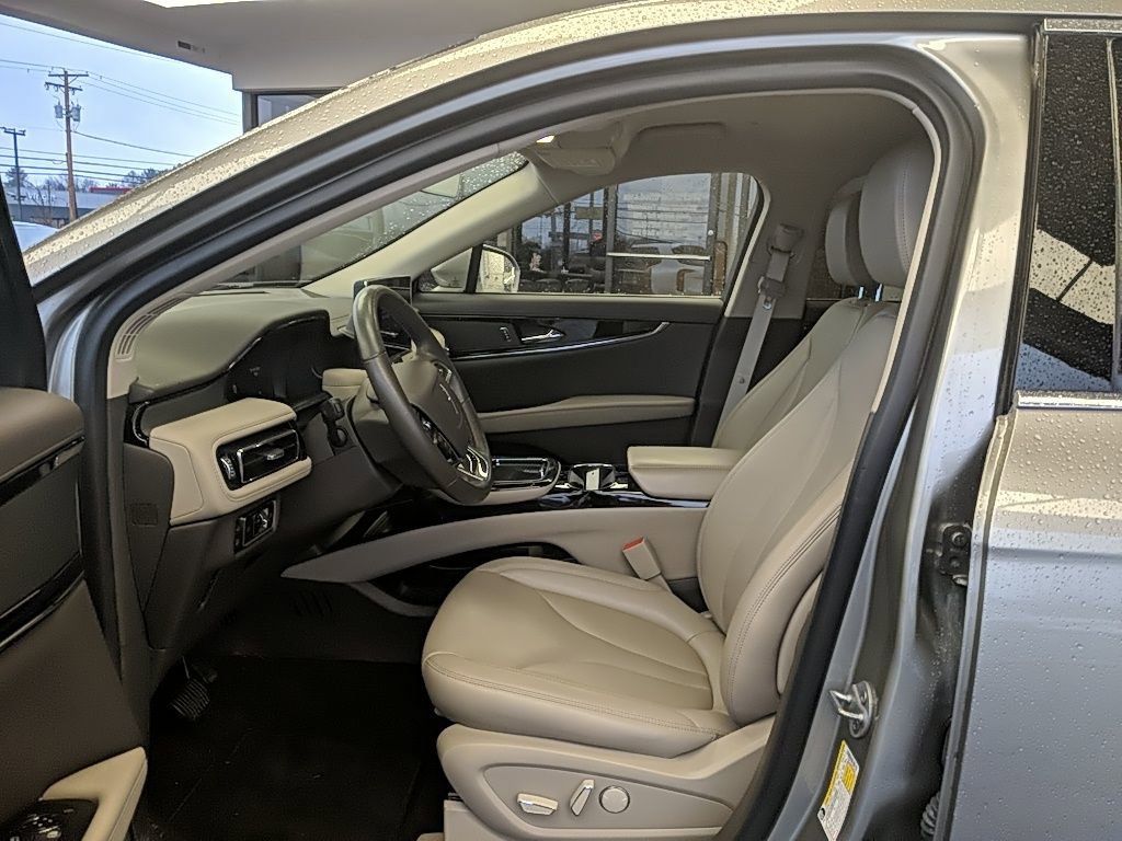 Certified 2023 Lincoln Nautilus FWD image 11