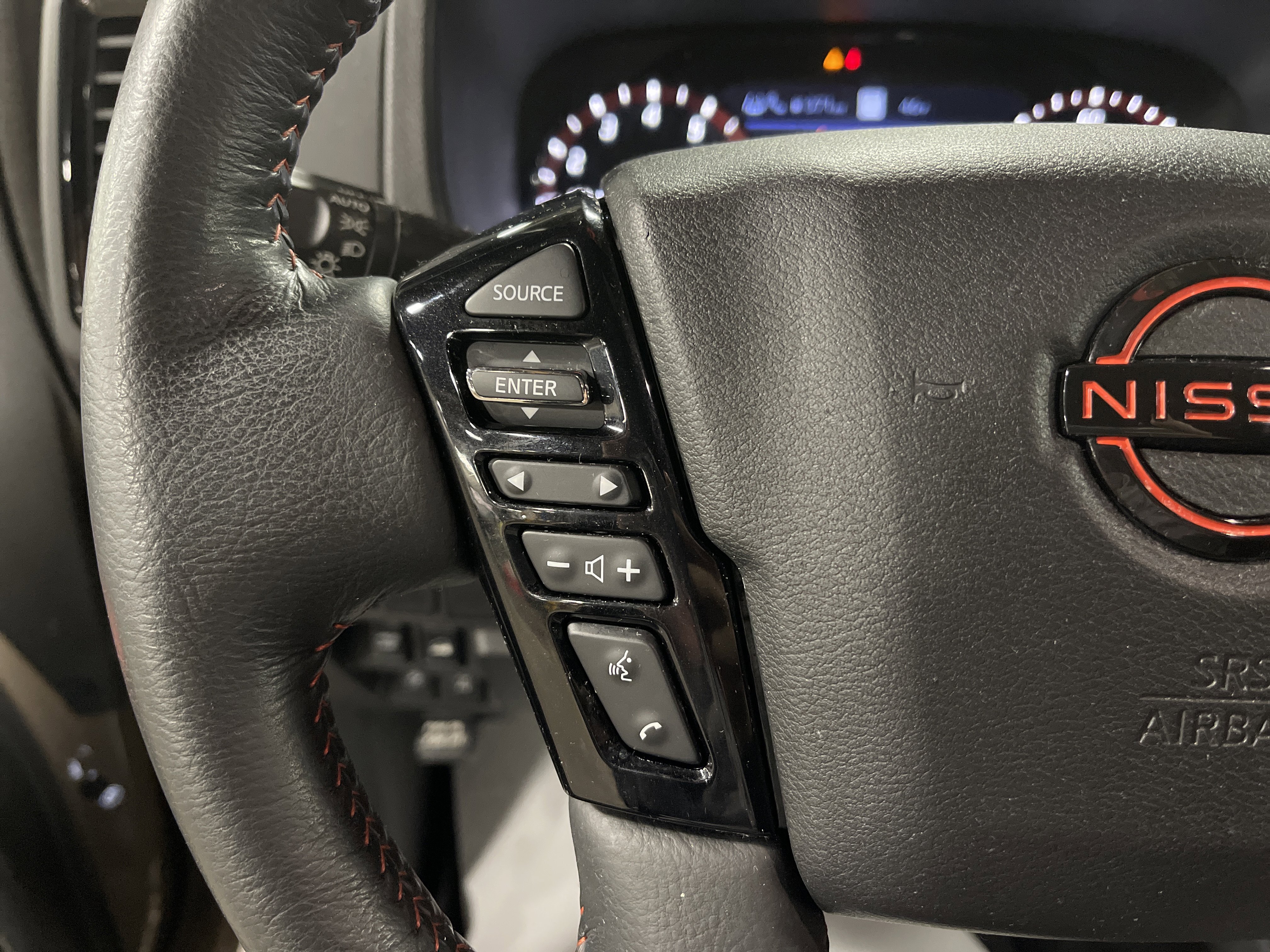 Used 2023 Nissan Frontier PRO-4X w/ Pro Convenience Package image 19