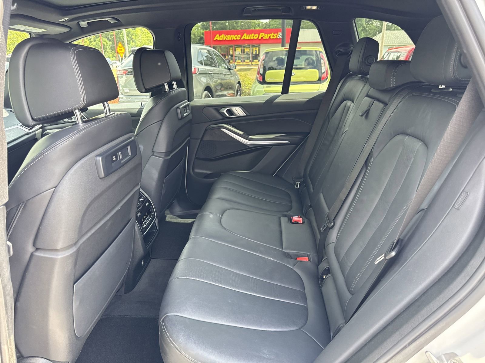 Used 2022 BMW X5 sDrive40i w/ Premium Package image 10