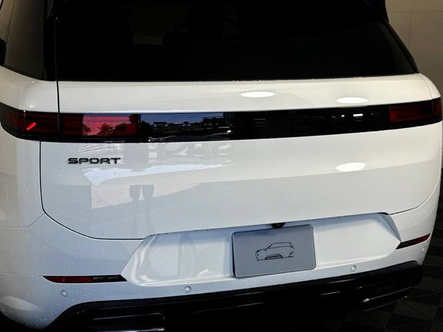 New 2026 Land Rover Range Rover Sport Dynamic SE AWD/4WD image 16