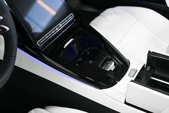 Used 2026 Mercedes-Benz SL 63 AMG S e Performance 4MATIC image 42