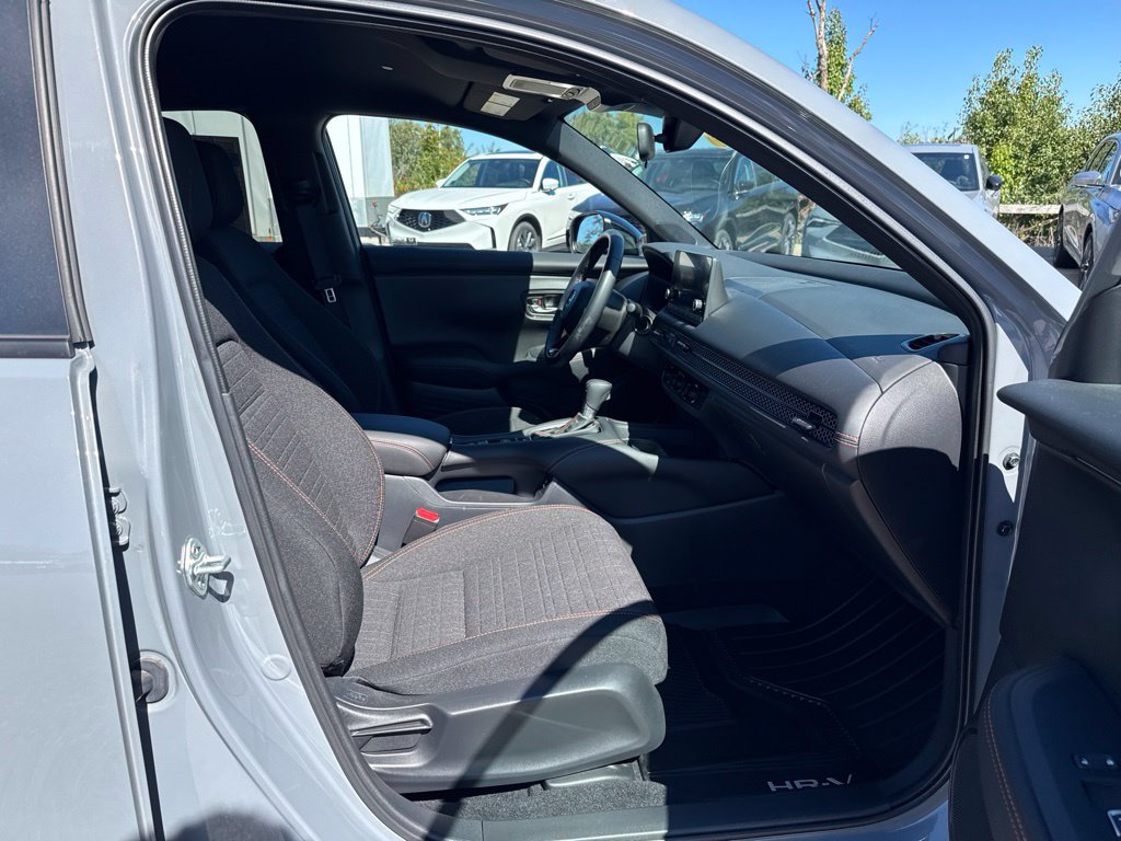 Certified 2025 Honda HR-V Sport image 38