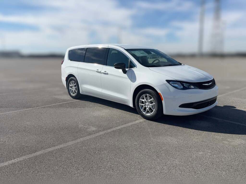 New 2026 Chrysler Voyager LX image 16