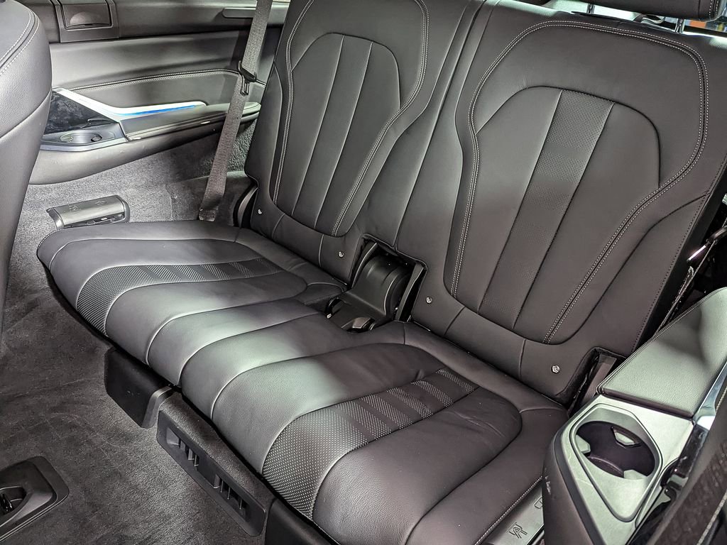 Used 2022 BMW X7 xDrive40i w/ Executive Package image 52
