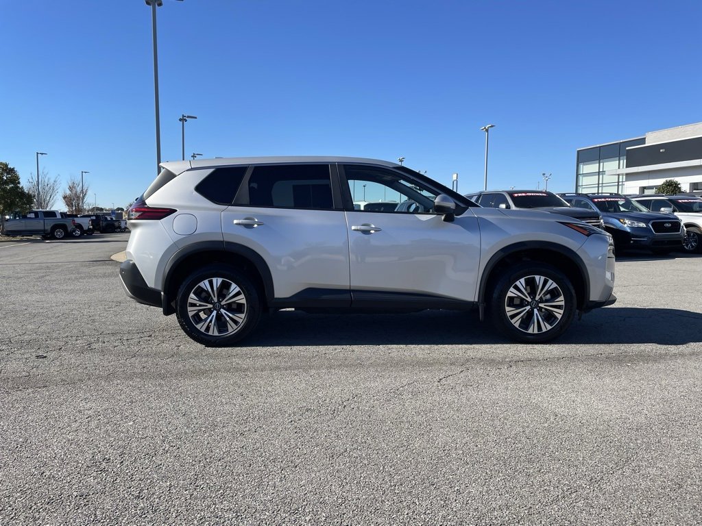 Used 2023 Nissan Rogue SV image 9