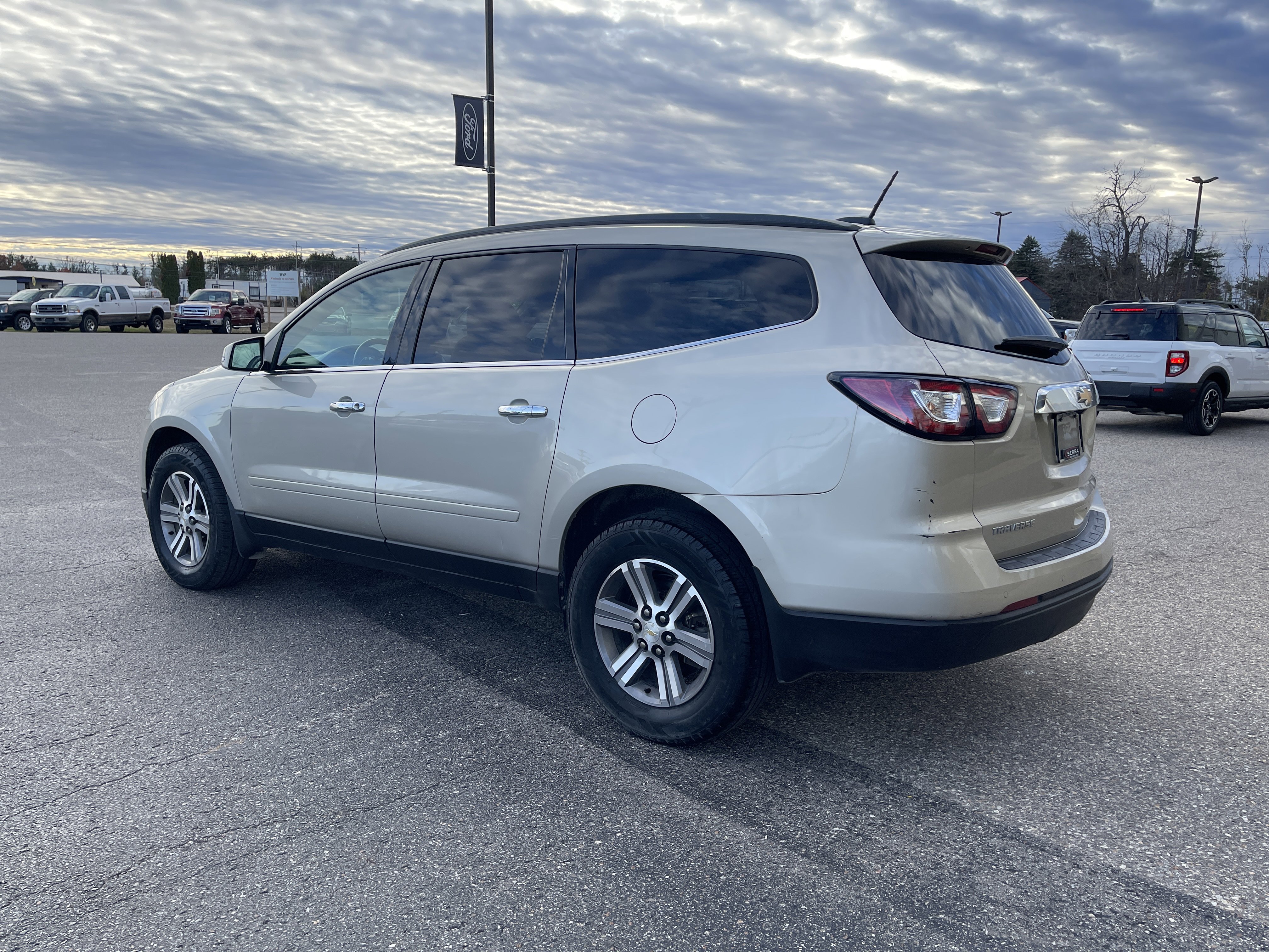 Used 2017 Chevrolet Traverse LT image 5