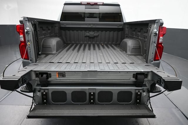 Used 2025 Chevrolet Silverado 1500 High Country AWD/4WD image 35