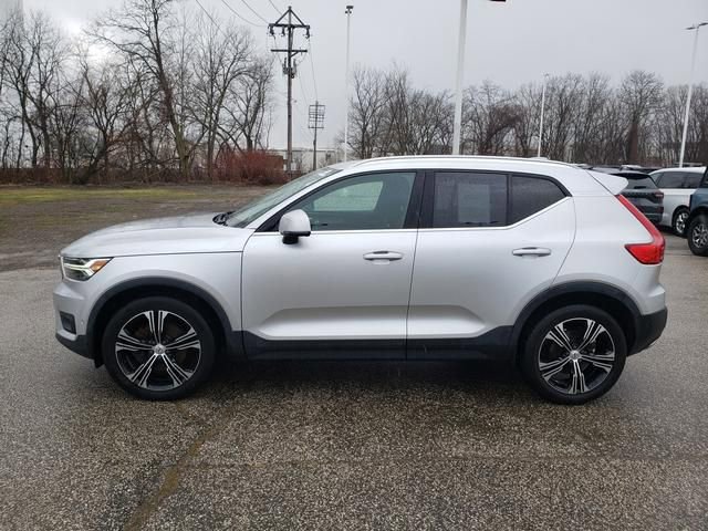 Used 2019 Volvo XC40 T4 Inscription image 8