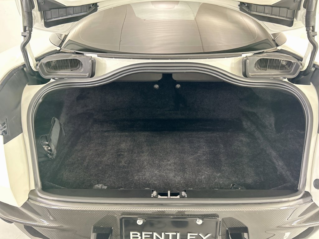 Used 2025 Aston Martin DB12 Coupe RWD image 25