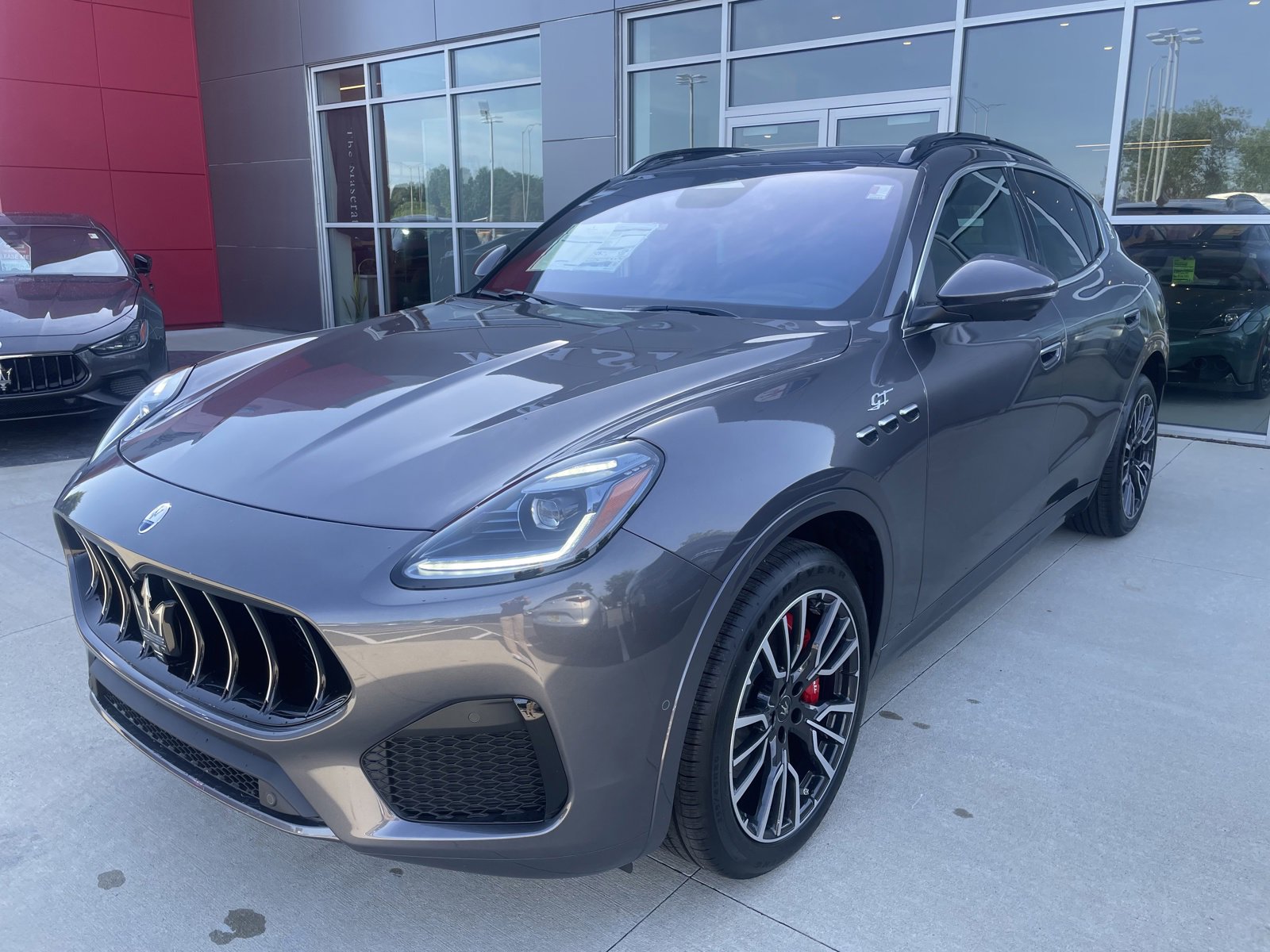 New 2024 Maserati Grecale GT image 3